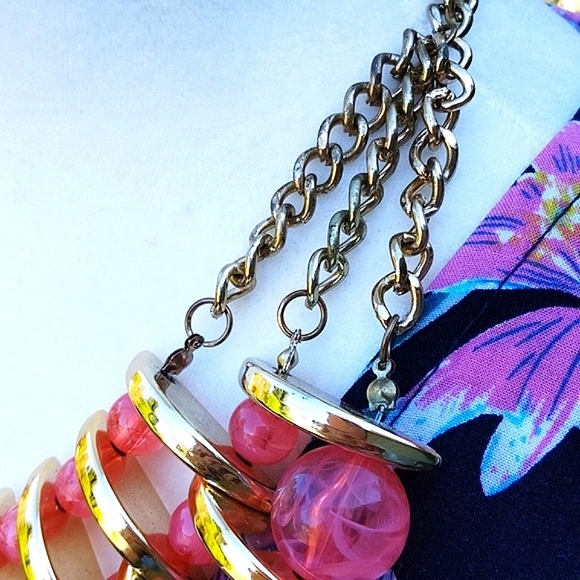 Pink Acrylic Balls With Goldtone Hardware Cleopatra Style Necklace - Picture 4 of 5